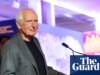 O diretor da Lifeless Poets Society, Peter Weir, recebe prêmio pelo conjunto da obra no competition de cinema de Sydney