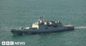 Reino Unido investiga relatos de que navio de guerra russo disparou tiros de advertência perto de iate no Canal da Mancha