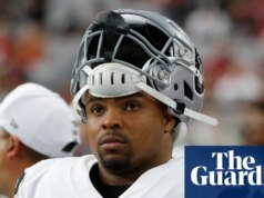 Pais do ex-astro da NFL Doug Martin alegam que o uso excessivo de força policial levou à morte injusta