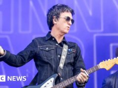 Johnny Marr vai leiloar guitarras que tocou com The Smiths e Billie Eilish