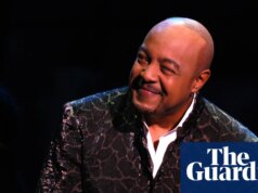Peabo Bryson, cantor de R&B por trás de duetos clássicos da Disney, morre aos 75 anos