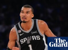 Os fãs dos Knicks atacam Victor Wembanyama com vaias e um ovo atirado após o jogo 4