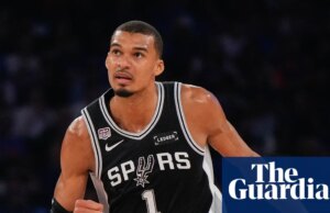 Os fãs dos Knicks atacam Victor Wembanyama com vaias e um ovo atirado após o jogo 4