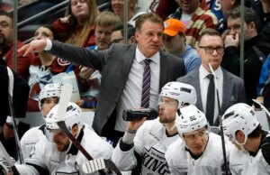 Maple Leafs nomeia Jim Hiller, ex-chefe do banco dos Kings, como próximo técnico