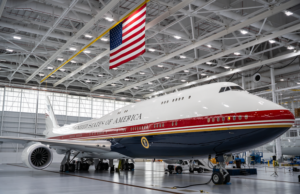 Trump apresenta o novo Air Drive One, um avião de US$ 400 milhões doado pelo Catar