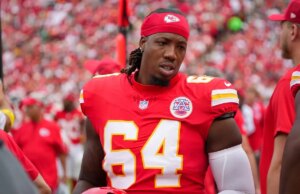 Relatórios: Falcons adquirindo OT Wanya Morris dos Chiefs