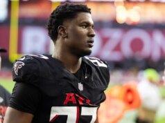 DE James Pearce Jr. participará do minicamp dos Falcons