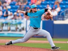 Relatório: Marlins selecionará contrato do RHP Zach Brzykcy