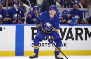 Blackhawks trocam a 4ª escolha geral com Sabres por D Bowen Byram