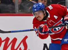 Gallagher homenageado e aclamado por uma parterre em délire