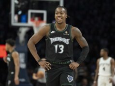 Relatório: Lobos assinam com Ayo Dosunmu um contrato de 5 anos e US$ 112 milhões
