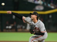 Aproveitando a onda de arremessos iniciais estelares, os Giants visitam D-backs em dificuldades