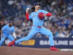 Retornando Dylan Stop, Blue Jays tenta desacelerar Phillies