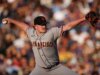 Depois de uma madrugada e um longo voo, os Giants dão as boas-vindas ao novato Nats