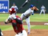 Shohei Ohtani brilha no monte, na base enquanto os Dodgers em branco D-backs