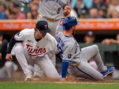 O single de Josh Rojas em nono lugar empurra Royals para além dos Twins