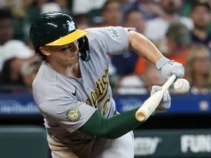 Zack Gelof, A está esquentando antes da closing contra Rockies