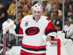 Furacões iniciam o estreante Brandon Bussi para o jogo 4 da remaining da Stanley Cup