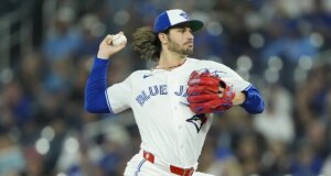 Blue Jays RHP Dylan Stop encarregado de desacelerar Rangers de início rápido