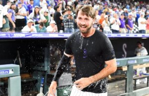 A saída de Sterlin Thompson encerra o rali dos Rockies contra os Cubs