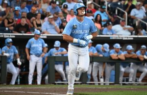 Carolina do Norte usa onda tardia para superar Ole Miss