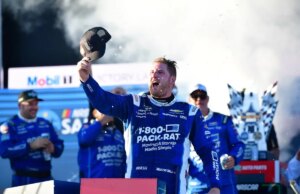 Austin Hill obtém vitória emocionante na Base Naval de Coronado