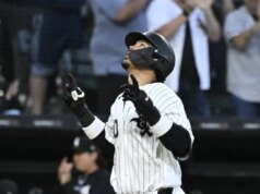 O chute solo de Miguel Vargas leva o White Sox a ultrapassar os Guardians