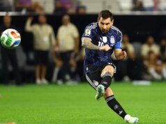 Lionel Messi faz mais história na Copa do Mundo com a Argentina vencendo a Jordânia