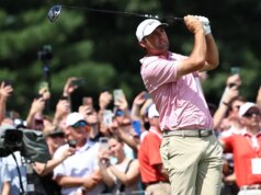 Scottie Scheffler e Viktor Hovland foram para o playoff de segunda-feira no Vacationers
