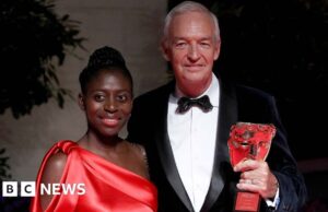 Ex-apresentador do Channel 4 Information Jon Snow revela que tem Alzheimer