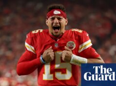 Chiefs assinam com Patrick Mahomes um contrato reestruturado no valor de mais de US$ 500 milhões