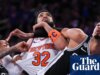 O técnico do Knicks, Mike Brown, irritado com as faltas após a derrota no jogo 3: ‘Nunca pensei que veria isso’