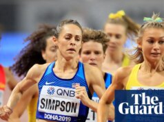 A tricampeã olímpica Jenny Simpson no hospital após desmaiar em uma prova de atletismo