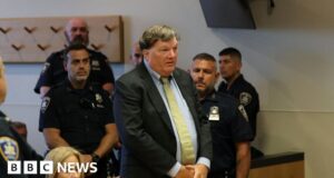 Assassino em série que assassinou oito mulheres na cidade de Lengthy Island, condenado à prisão perpétua