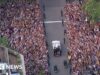 Assista: Milhares enchem as ruas de Barcelona para a visita do Papa Leão