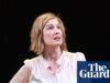 Rosamund Pike critica membro do público por enviar mensagens de texto durante peça no West Finish