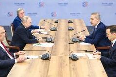 Num mundo de acessos de raiva políticos, Türkiye e Rússia falam como adultos