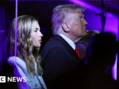 Trump vaiado em Nova York ao se tornar o primeiro presidente dos EUA a participar das finais da NBA