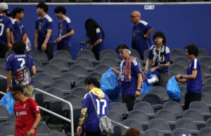 Técnico do Japão está ‘orgulhoso’ dos torcedores organizados – desde que os faxineiros continuem trabalhando