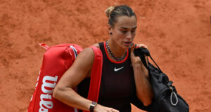 Sabalenka desmorona e derrota nas quartas de closing do Aberto da França para Shnaider