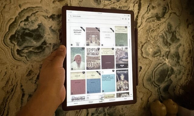 Amazon-Kindle-Scribe-Papersoft2512-scaled.jpg