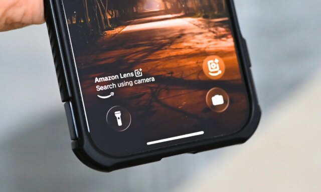 Amazon-Lens-Widget-on-lock-screen-iPhone-scaled.jpg