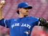 Shane Bieber, do Blue Jays, foi agredido em uma clínica de reabilitação AAA