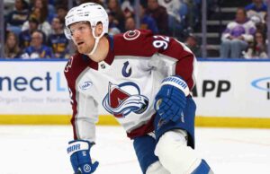 Landeskog do Avalanche ganha prêmio Mark Messier e troféu Invoice Masterton