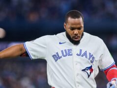 Schneider, do Blue Jays, não colocará Guerrero Jr. no banco em meio a dificuldades