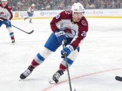 Predators adquirem o atacante Ross Colton em troca com Avalanche