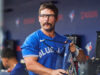 Davis Schneider, do Blue Jays, ainda busca danos enquanto as caminhadas se acumulam no triplo A