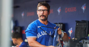Davis Schneider, do Blue Jays, ainda busca danos enquanto as caminhadas se acumulam no triplo A