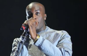 O ‘amado’ músico Talay Riley, 35, morre esfaqueado enquanto a família presta homenagem
