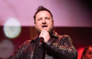 Mikey Graham se irrita com as críticas à reunião do Boyzone: ‘Chute um cara quando ele estiver triste’